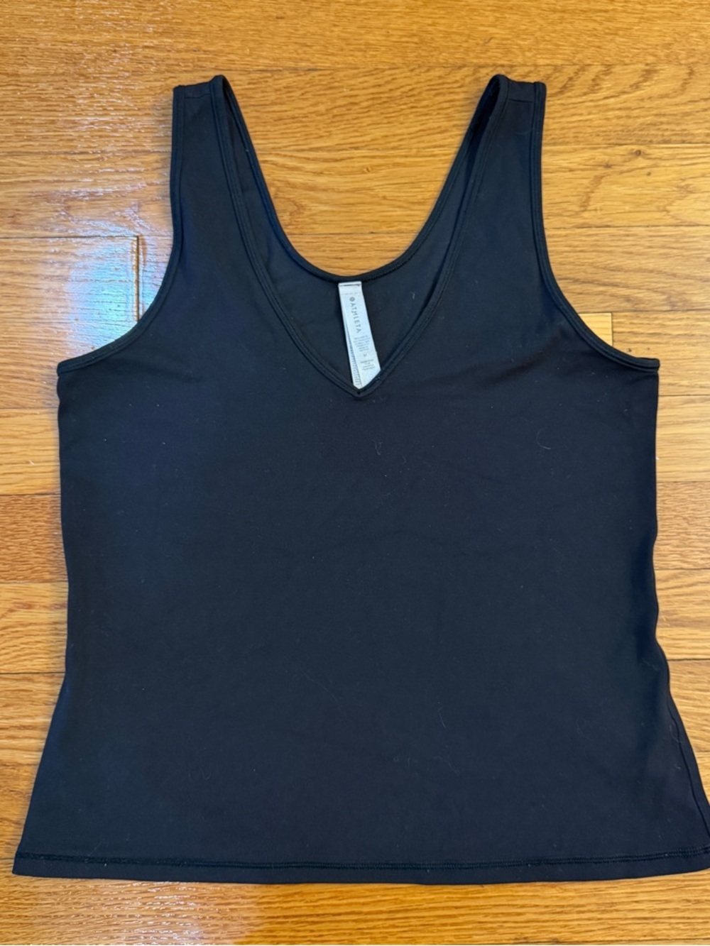 Athleta Transcend Tank Top Shirt in Black - Size Medium V- Neck